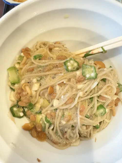 Okra with natto soba noodles